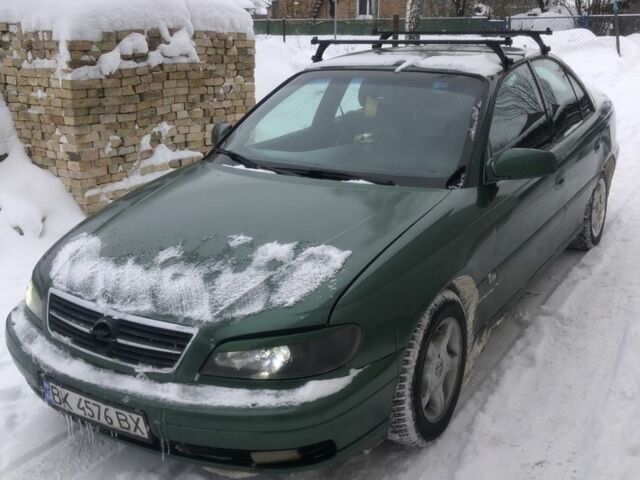 Зеленый Опель Омега, объемом двигателя 2.2 л и пробегом 350 тыс. км за 2800 $, фото 1 на Automoto.ua