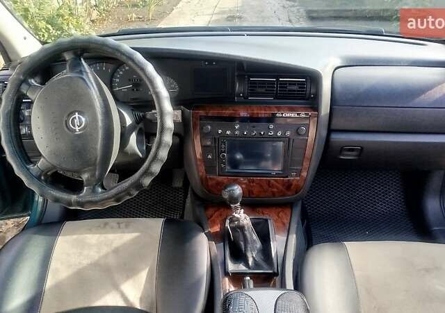 Зелений Опель Омега, об'ємом двигуна 2.2 л та пробігом 475 тис. км за 3700 $, фото 1 на Automoto.ua