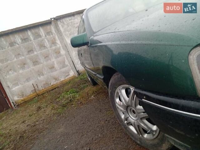 Зелений Опель Омега, об'ємом двигуна 2 л та пробігом 65 тис. км за 899 $, фото 1 на Automoto.ua