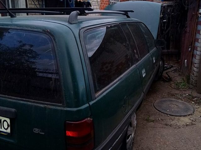 Зеленый Опель Омега, объемом двигателя 2 л и пробегом 0 тыс. км за 1500 $, фото 1 на Automoto.ua