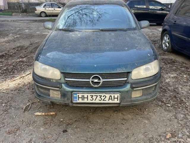 Зеленый Опель Омега, объемом двигателя 2 л и пробегом 300 тыс. км за 1489 $, фото 1 на Automoto.ua