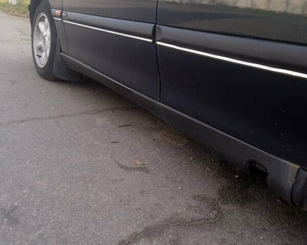 Зелений Опель Омега, об'ємом двигуна 2.5 л та пробігом 356 тис. км за 1800 $, фото 1 на Automoto.ua