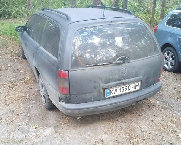 Зеленый Опель Омега, объемом двигателя 2 л и пробегом 385 тыс. км за 1267 $, фото 1 на Automoto.ua