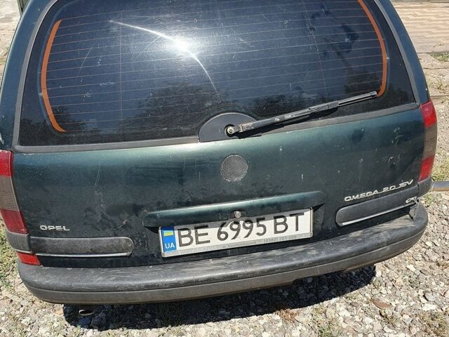 Зелений Опель Омега, об'ємом двигуна 2 л та пробігом 200 тис. км за 2500 $, фото 1 на Automoto.ua