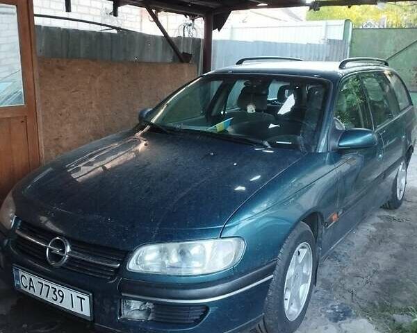 Зеленый Опель Омега, объемом двигателя 2 л и пробегом 334 тыс. км за 3200 $, фото 1 на Automoto.ua
