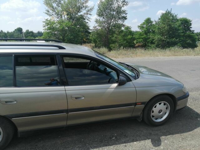 Опель Омега 1997 в Краматорске на Automoto.ua Зеленый Опель Омега, объемом двигателя 2 л и пробегом 195 тыс. км за 3950 $, фото 1 на Automoto.ua