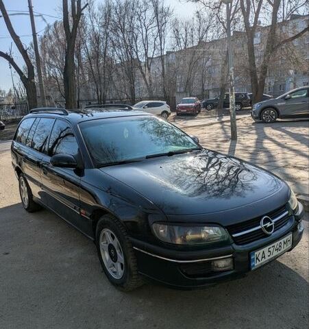 Зеленый Опель Омега, объемом двигателя 2 л и пробегом 517 тыс. км за 3500 $, фото 1 на Automoto.ua