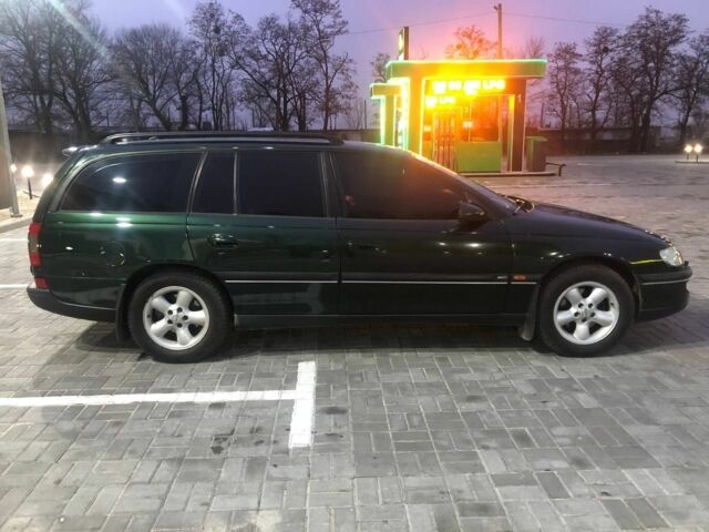 Зеленый Опель Омега, объемом двигателя 2.5 л и пробегом 2 тыс. км за 4100 $, фото 1 на Automoto.ua