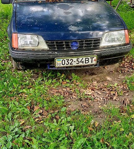Опель Рекорд, объемом двигателя 2 л и пробегом 200 тыс. км за 650 $, фото 1 на Automoto.ua