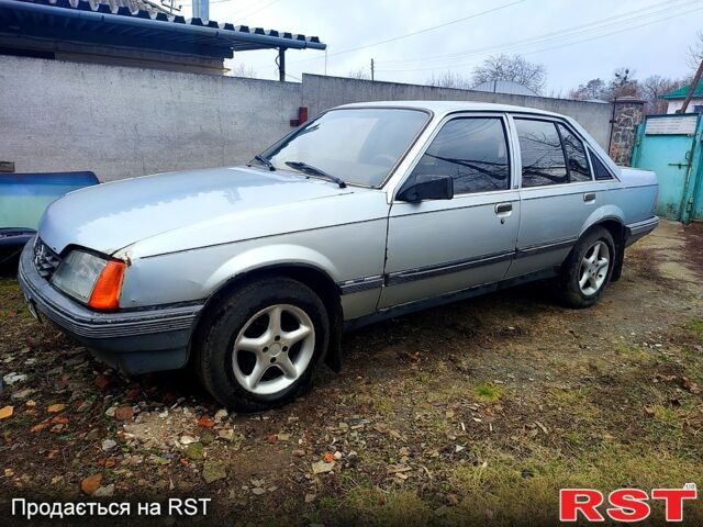 Серый Опель Рекорд, объемом двигателя 2 л и пробегом 0 тыс. км за 940 $, фото 1 на Automoto.ua