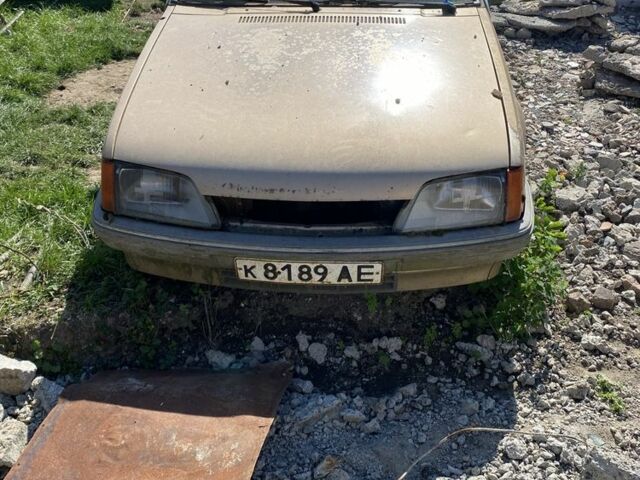 Бежевый Опель Рекорд, объемом двигателя 2 л и пробегом 200 тыс. км за 350 $, фото 1 на Automoto.ua