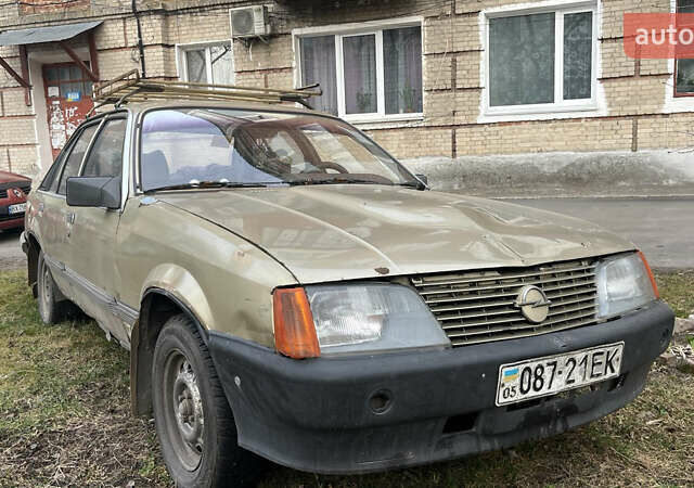 Бежевий Опель Рекорд, об'ємом двигуна 0 л та пробігом 111 тис. км за 350 $, фото 1 на Automoto.ua