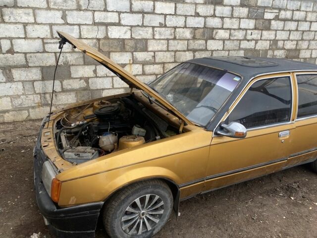 Коричневий Опель Рекорд, об'ємом двигуна 0 л та пробігом 100 тис. км за 500 $, фото 1 на Automoto.ua