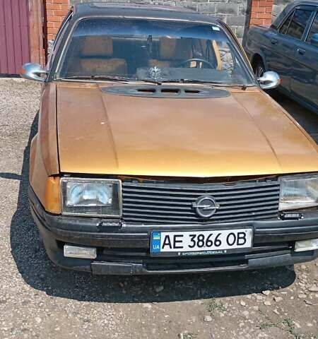 Коричневий Опель Рекорд, об'ємом двигуна 2 л та пробігом 90 тис. км за 500 $, фото 1 на Automoto.ua