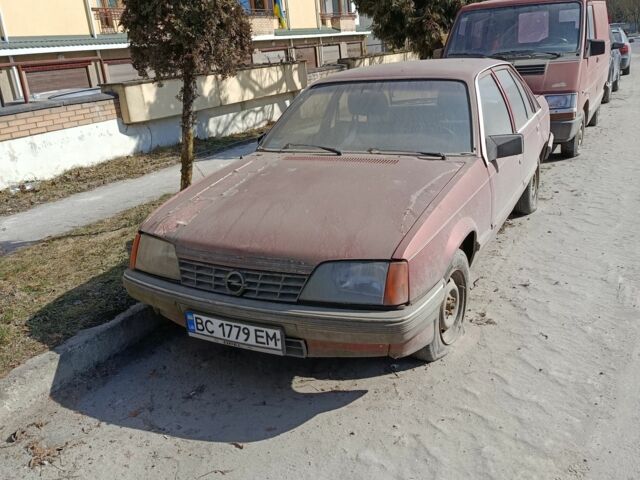Красный Опель Рекорд, объемом двигателя 2 л и пробегом 500 тыс. км за 300 $, фото 1 на Automoto.ua