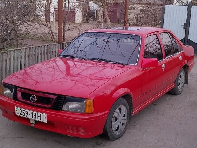 Красный Опель Рекорд, объемом двигателя 2 л и пробегом 1000 тыс. км за 1200 $, фото 1 на Automoto.ua