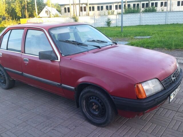 Красный Опель Рекорд, объемом двигателя 2 л и пробегом 333 тыс. км за 888 $, фото 1 на Automoto.ua