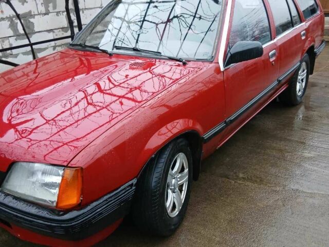 Красный Опель Рекорд, объемом двигателя 2.3 л и пробегом 200 тыс. км за 600 $, фото 1 на Automoto.ua