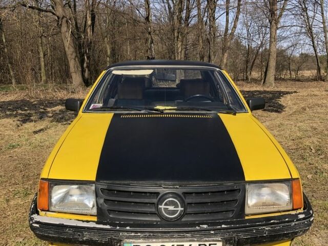 Жовтий Опель Рекорд, об'ємом двигуна 1.9 л та пробігом 3 тис. км за 994 $, фото 1 на Automoto.ua