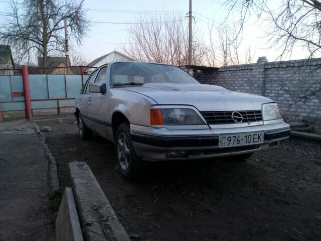 Сірий Опель Рекорд, об'ємом двигуна 0 л та пробігом 222 тис. км за 159 $, фото 1 на Automoto.ua