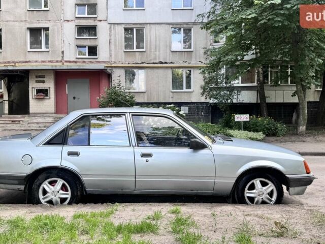 Серый Опель Рекорд, объемом двигателя 0 л и пробегом 170 тыс. км за 1300 $, фото 1 на Automoto.ua
