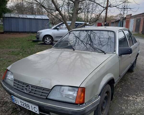 Серый Опель Рекорд, объемом двигателя 1.8 л и пробегом 1 тыс. км за 560 $, фото 1 на Automoto.ua