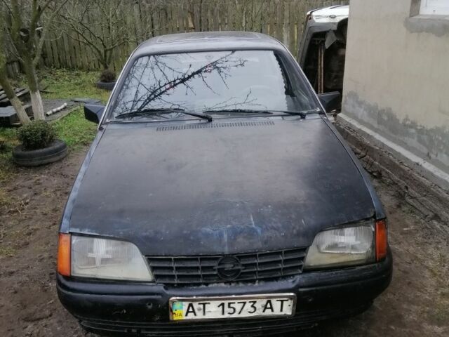 Сірий Опель Рекорд, об'ємом двигуна 2 л та пробігом 100 тис. км за 355 $, фото 1 на Automoto.ua