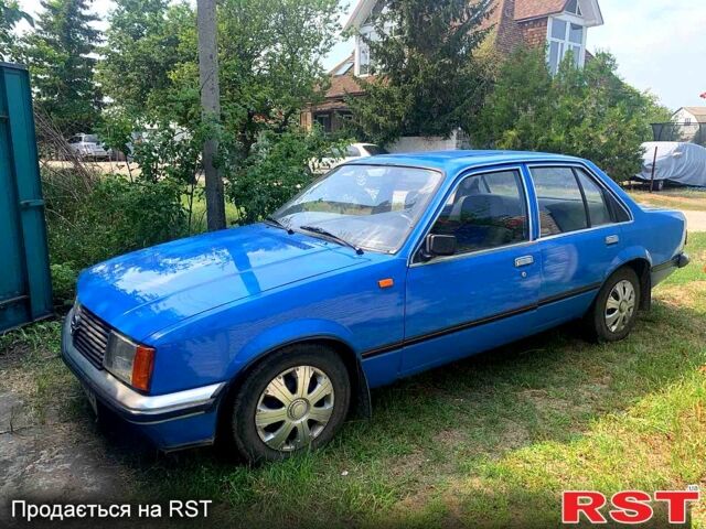 Синий Опель Рекорд, объемом двигателя 2 л и пробегом 200 тыс. км за 1500 $, фото 1 на Automoto.ua