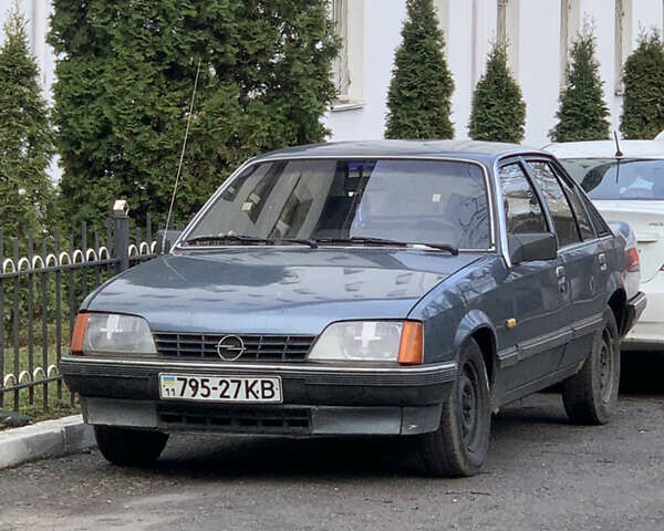Синий Опель Рекорд, объемом двигателя 0 л и пробегом 170 тыс. км за 1200 $, фото 1 на Automoto.ua