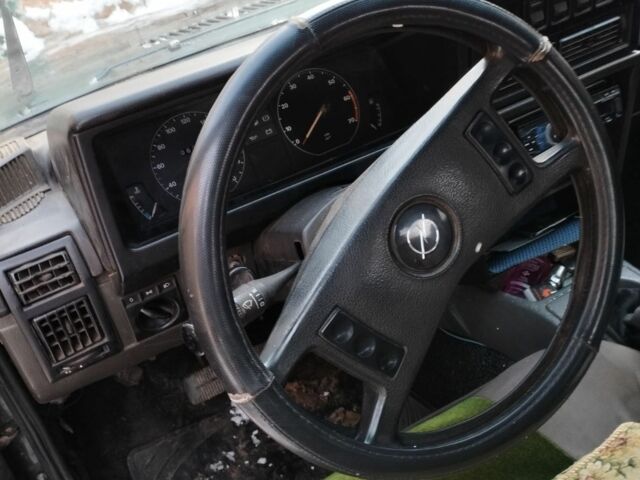 Зелений Опель Рекорд, об'ємом двигуна 1.8 л та пробігом 300 тис. км за 650 $, фото 1 на Automoto.ua