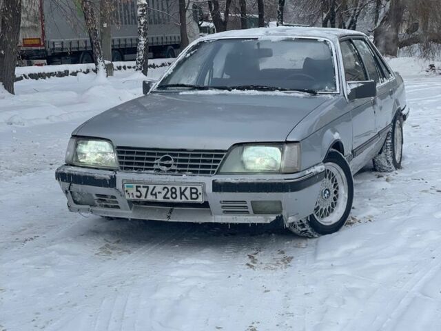 Сірий Опель Сенатор, об'ємом двигуна 0 л та пробігом 200 тис. км за 1200 $, фото 1 на Automoto.ua