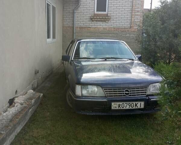 Синий Опель Сенатор, объемом двигателя 3 л и пробегом 400 тыс. км за 800 $, фото 1 на Automoto.ua