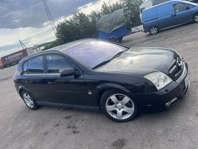 Черный Опель Сигнум, объемом двигателя 3 л и пробегом 230 тыс. км за 4500 $, фото 1 на Automoto.ua