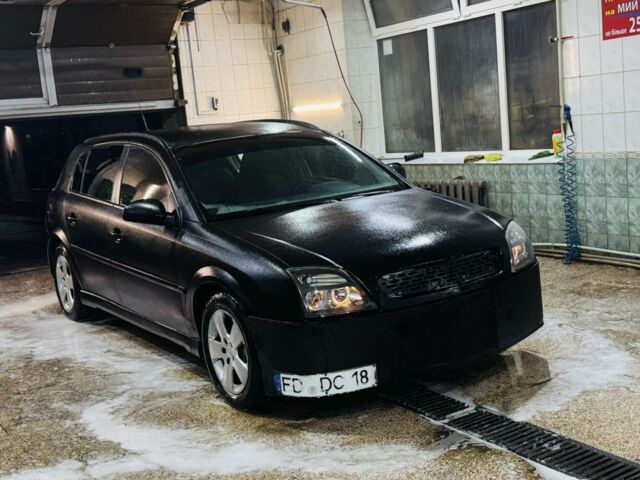 Черный Опель Сигнум, объемом двигателя 2 л и пробегом 290 тыс. км за 2000 $, фото 1 на Automoto.ua