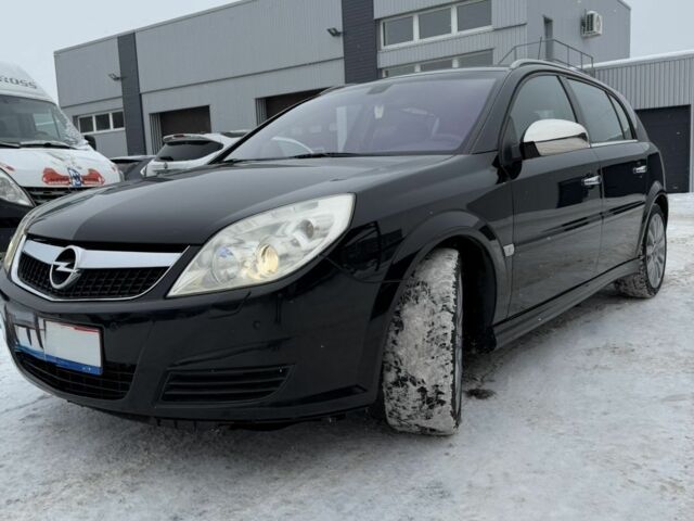Черный Опель Сигнум, объемом двигателя 3 л и пробегом 282 тыс. км за 3600 $, фото 1 на Automoto.ua