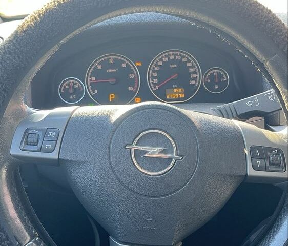 Чорний Опель Сігнум, об'ємом двигуна 3 л та пробігом 275 тис. км за 6700 $, фото 1 на Automoto.ua