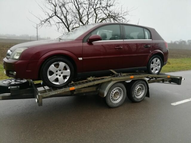 Красный Опель Сигнум, объемом двигателя 3 л и пробегом 250 тыс. км за 1500 $, фото 1 на Automoto.ua