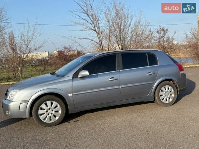 Серый Опель Сигнум, объемом двигателя 2.2 л и пробегом 248 тыс. км за 3500 $, фото 1 на Automoto.ua