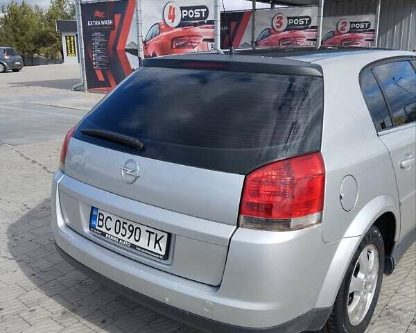 Серый Опель Сигнум, объемом двигателя 2.2 л и пробегом 228 тыс. км за 3200 $, фото 1 на Automoto.ua