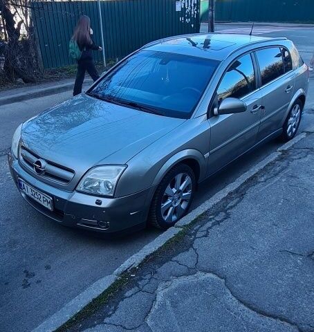 Серый Опель Сигнум, объемом двигателя 2.2 л и пробегом 156 тыс. км за 4500 $, фото 1 на Automoto.ua