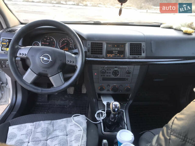Сірий Опель Сігнум, об'ємом двигуна 1.9 л та пробігом 337 тис. км за 4500 $, фото 1 на Automoto.ua