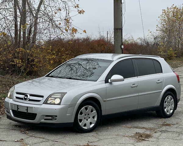 Сірий Опель Сігнум, об'ємом двигуна 1.9 л та пробігом 317 тис. км за 5199 $, фото 1 на Automoto.ua