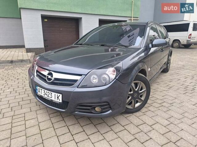 Серый Опель Сигнум, объемом двигателя 1.9 л и пробегом 274 тыс. км за 5450 $, фото 1 на Automoto.ua