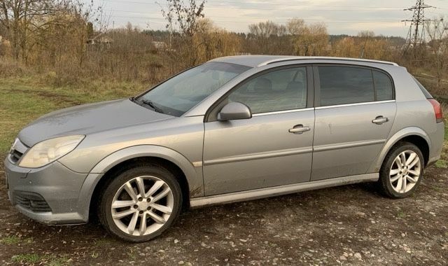 Серый Опель Сигнум, объемом двигателя 1.9 л и пробегом 363 тыс. км за 2601 $, фото 1 на Automoto.ua