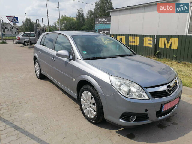 Серый Опель Сигнум, объемом двигателя 2.2 л и пробегом 209 тыс. км за 5200 $, фото 1 на Automoto.ua