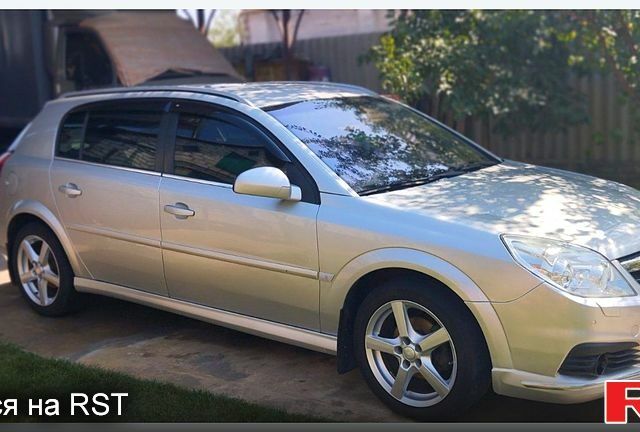 Серый Опель Сигнум, объемом двигателя 1.9 л и пробегом 300 тыс. км за 6250 $, фото 1 на Automoto.ua