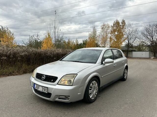 Серый Опель Сигнум, объемом двигателя 1.9 л и пробегом 270 тыс. км за 1850 $, фото 1 на Automoto.ua