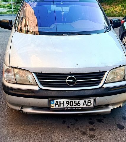 Серый Опель Синтра, объемом двигателя 2.2 л и пробегом 0 тыс. км за 3200 $, фото 1 на Automoto.ua