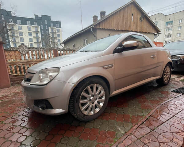 Сірий Опель Тігра, об'ємом двигуна 1.4 л та пробігом 242 тис. км за 2700 $, фото 1 на Automoto.ua