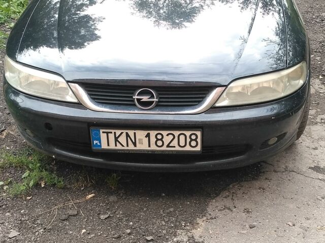 Черный Опель Вектра Б, объемом двигателя 1.6 л и пробегом 250 тыс. км за 1300 $, фото 1 на Automoto.ua